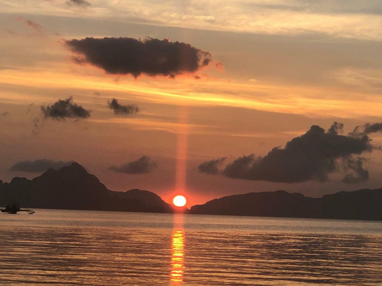 Rl Coastline Inn El Nido Bagian luar foto