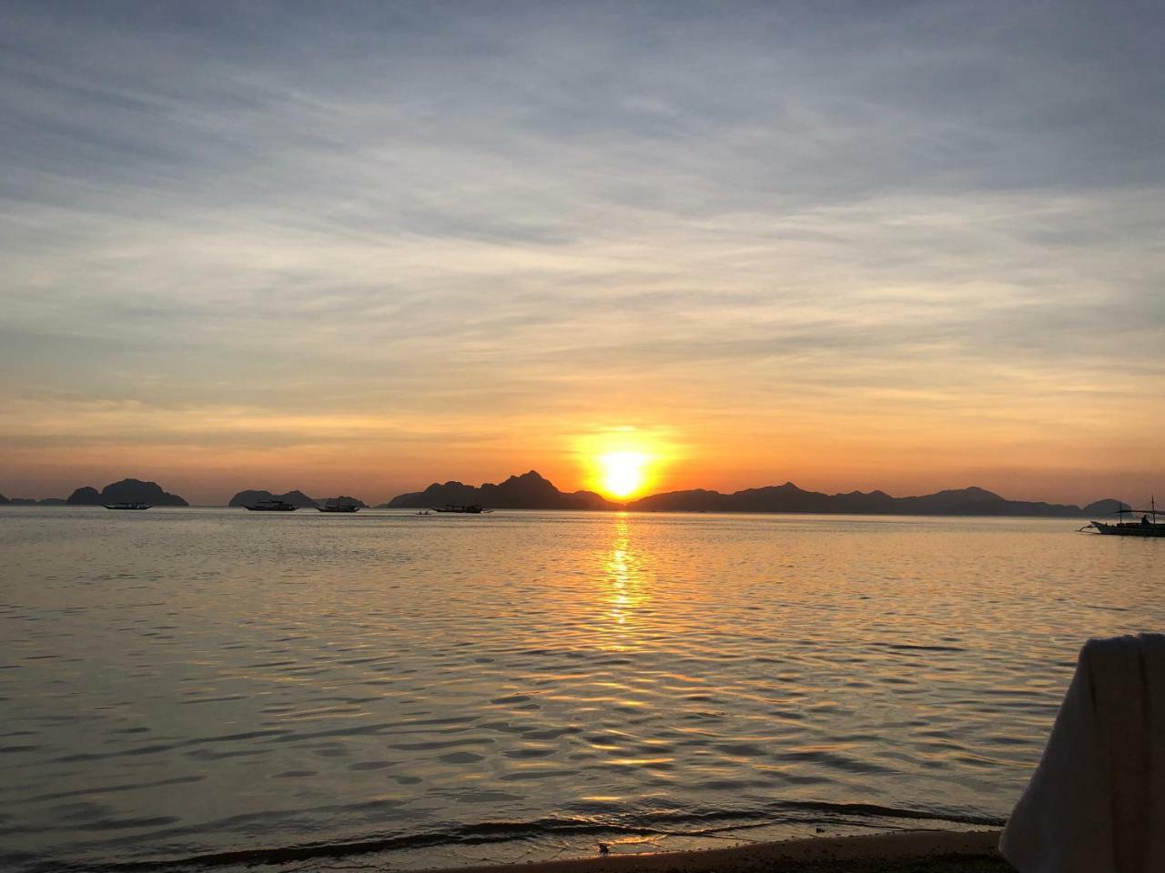 Rl Coastline Inn El Nido Bagian luar foto